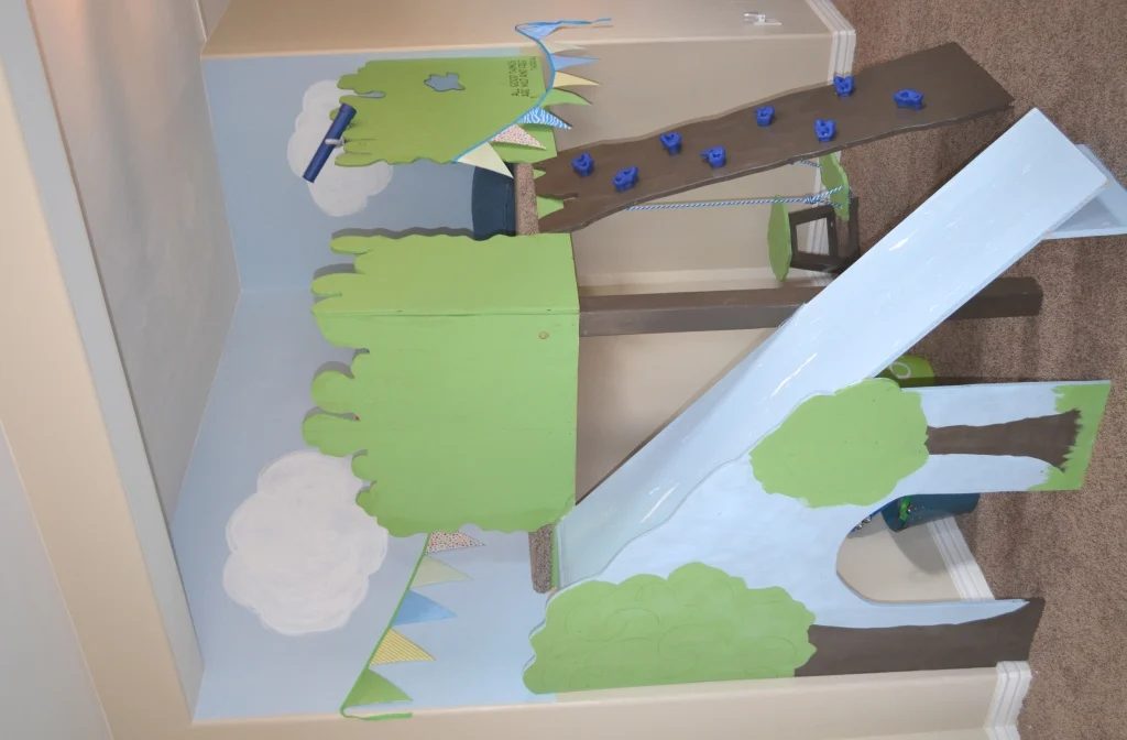 walkthrough: Build an Indoor Tree House - I Am Hardware featured on Bekob.com #playhouse #kids #indoorfun #treehouse