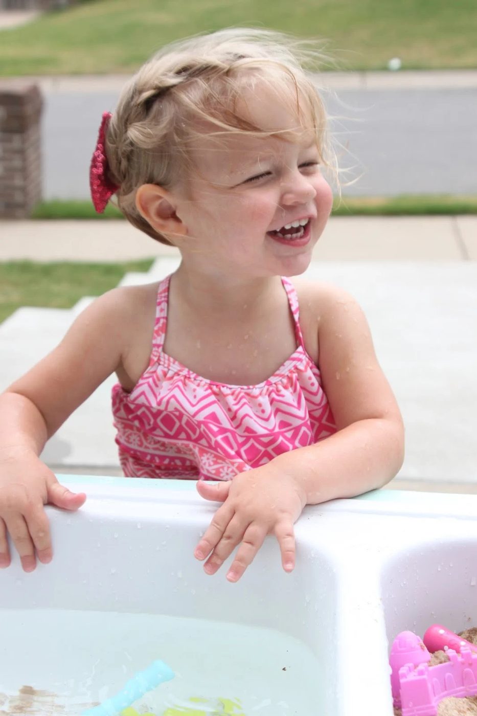 Diy kids water and sand table from old kitchen sink by Tattered and Inked featured on @Bekob