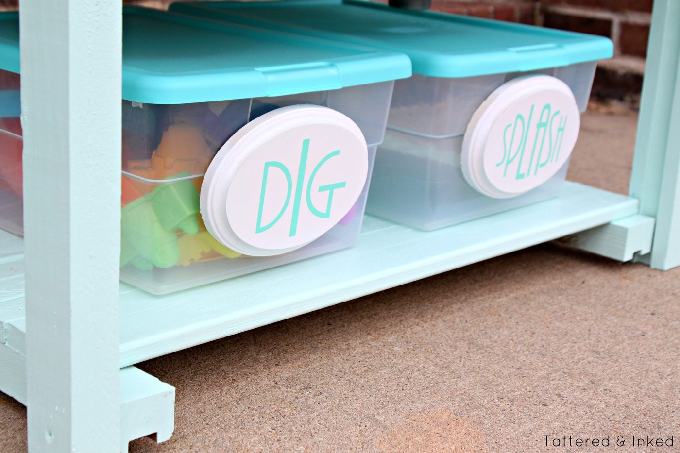 walkthrough to upcycle kitchen sink to watertable for kids by Tattered and Inked featured on @Bekob