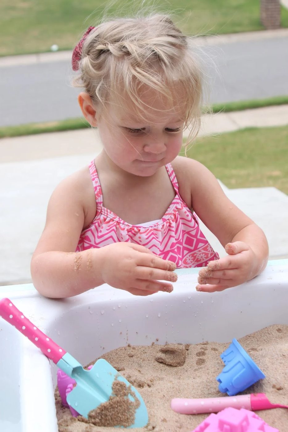 Handmade kids sand and water table by Tattered and Inked featured on @Bekob