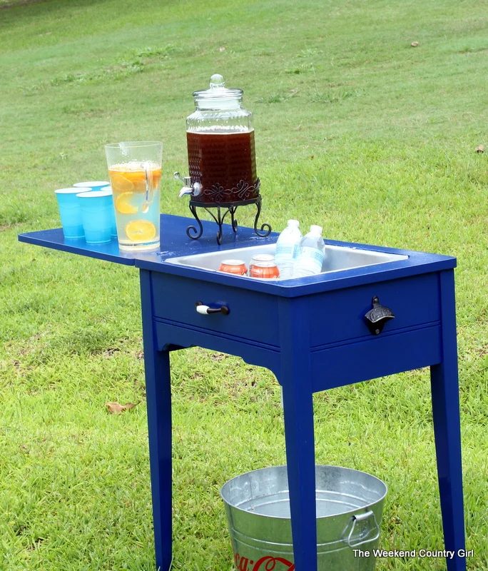turn a sewing table into a drink station, The Weekend Country Girl featured on Bekob