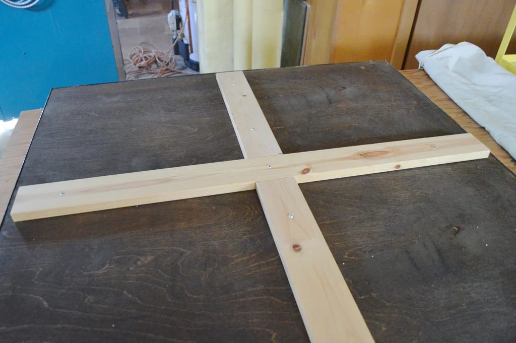 How to make a metal coffee table, Plaster and Disaster featured on Bekob.com