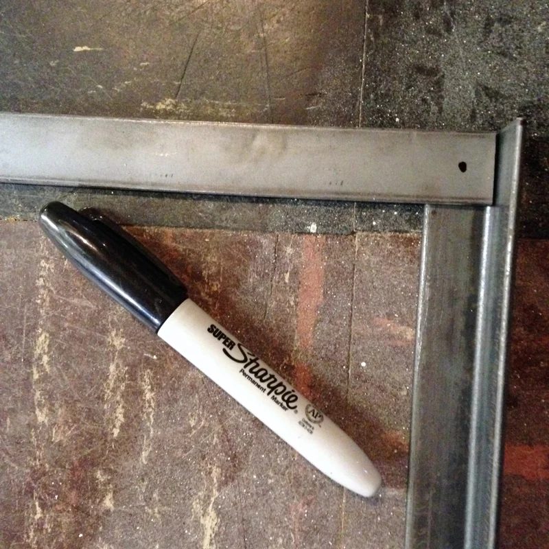 How to build a metal base for a coffee table, Plaster and Disaster featured on Bekob.com