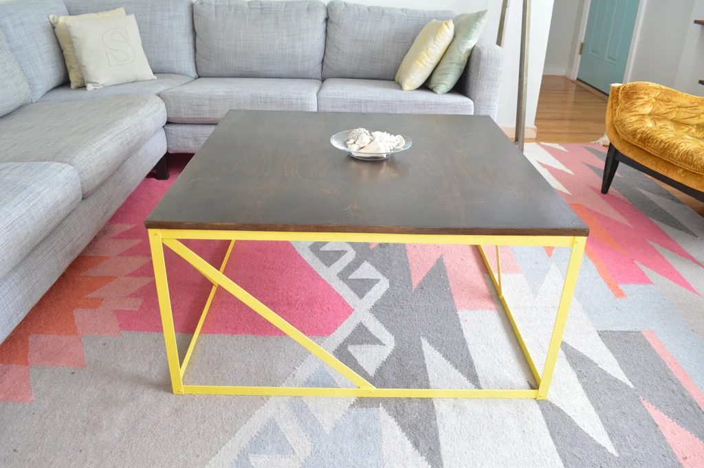 Build your own metal and wood coffee table, Plaster and Disaster featured on Bekob.com