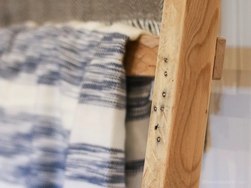 free-pallet-blanket-ladder-handmade-walkthrough-also-great-for-storing-shoes-Bekob-9115