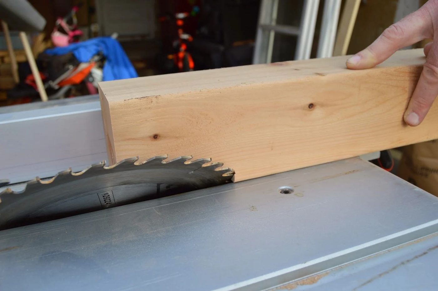 make and attach patio table legs 02, Kruse's Workshop on Bekob