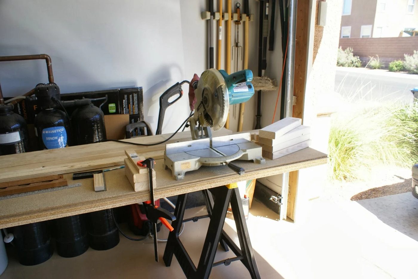 building workbench, featured on Bekob.com