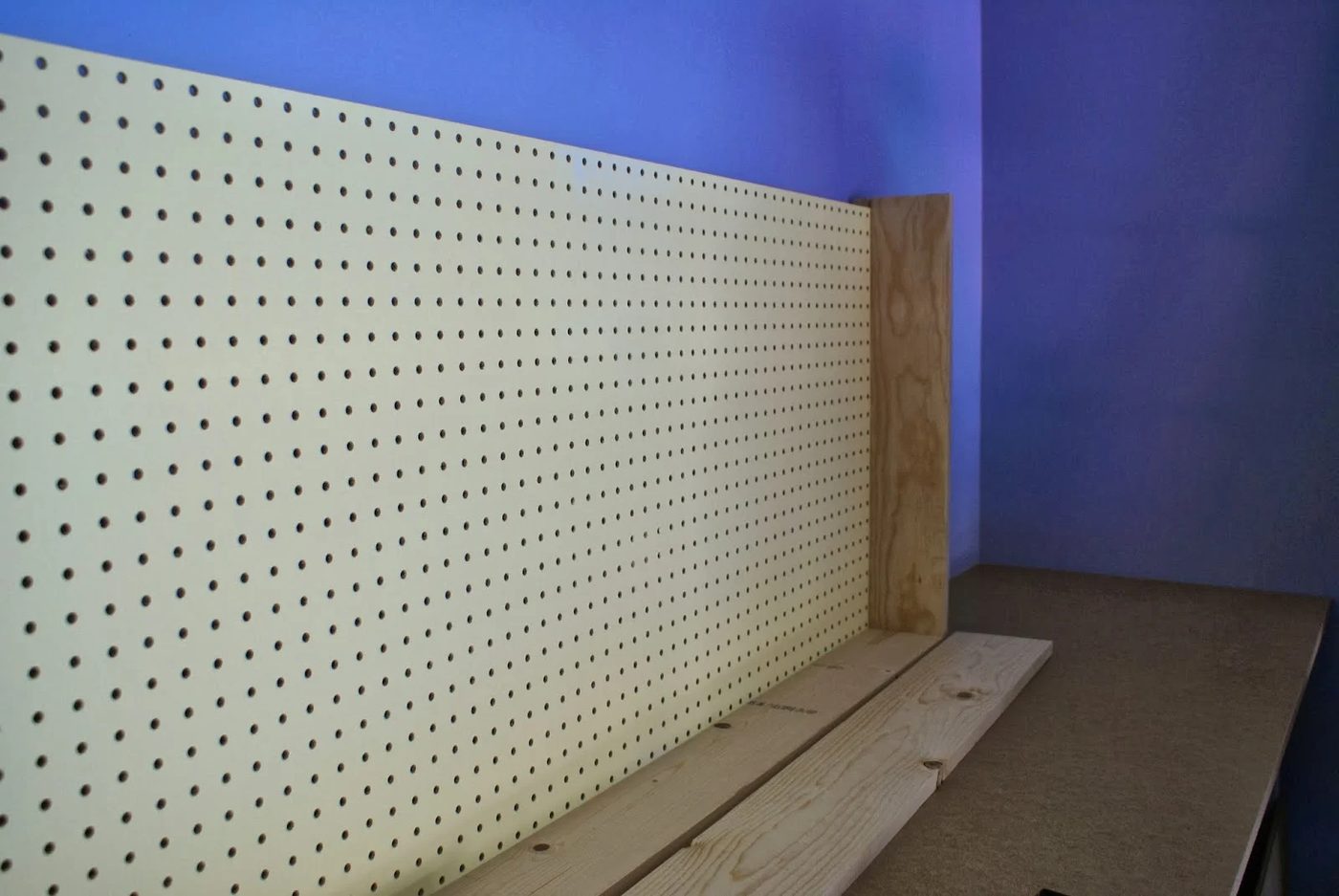assembling wall-mounted tool cabinet, featured on Bekob.com