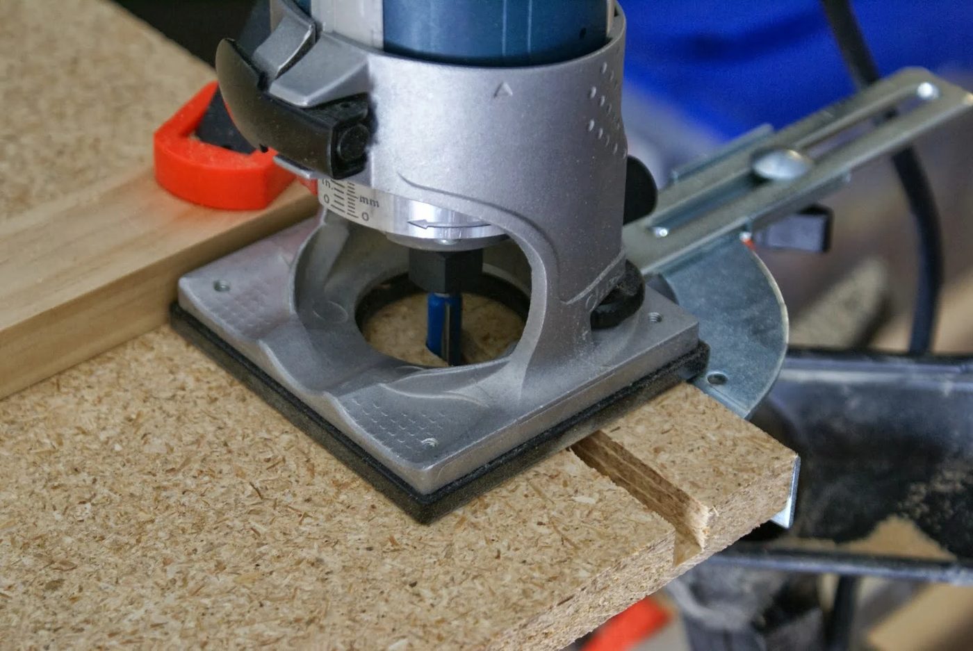router to cut corners for workbench legs, featured on Bekob.com