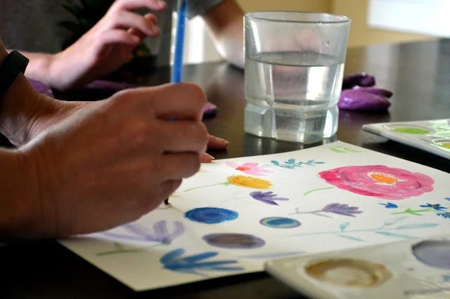 How to keep a kitchen table striking when you and your kids love to craft by Rachel Teodoro at Holy Craft featured on @Bekob