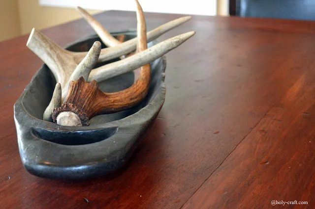 Build a new table top to refresh your current table by Rachel Teodoro at Holy Craft featured on @Bekob