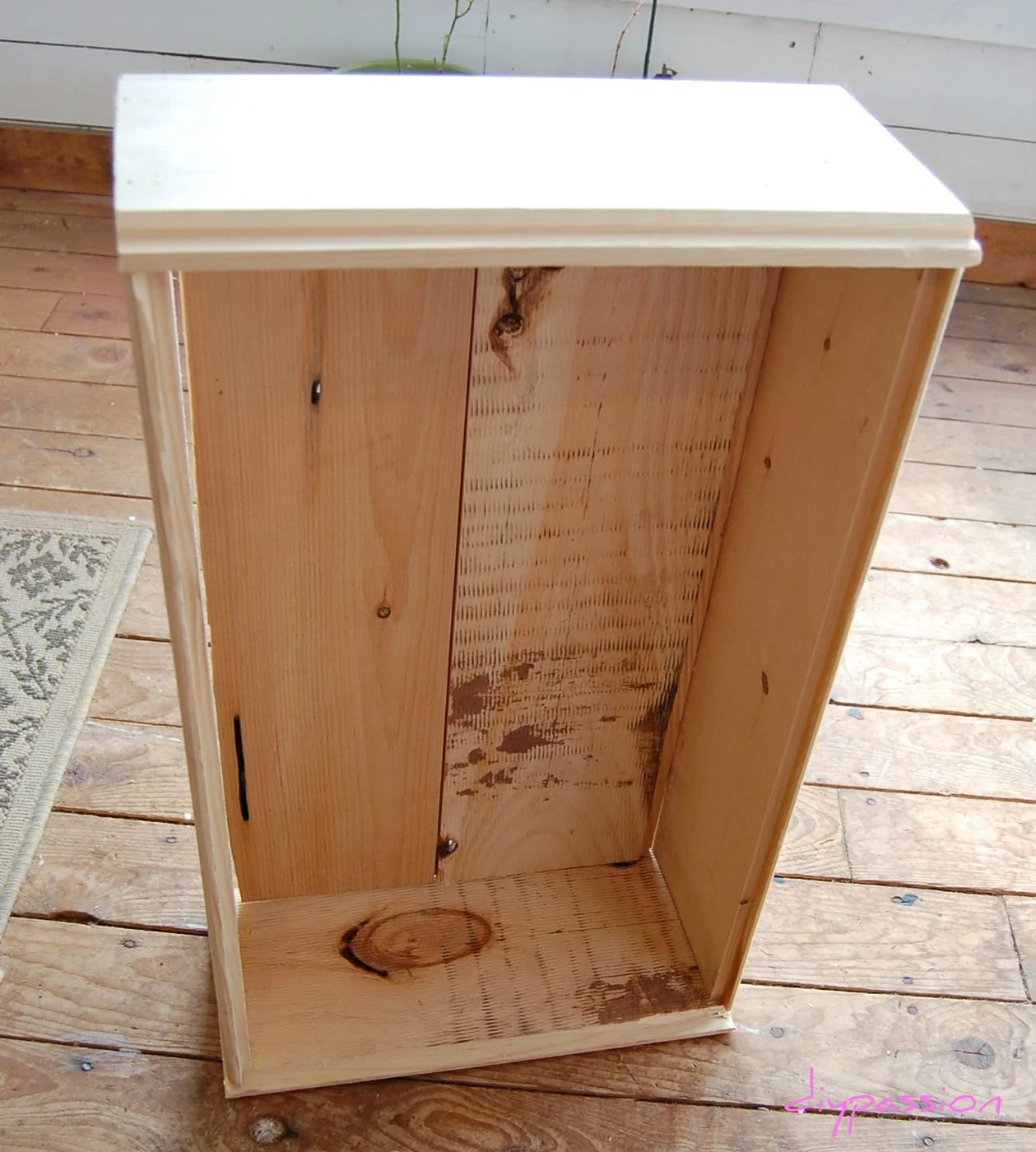 assembling an underbed rolling storage crate, Handmade Passion on Bekob