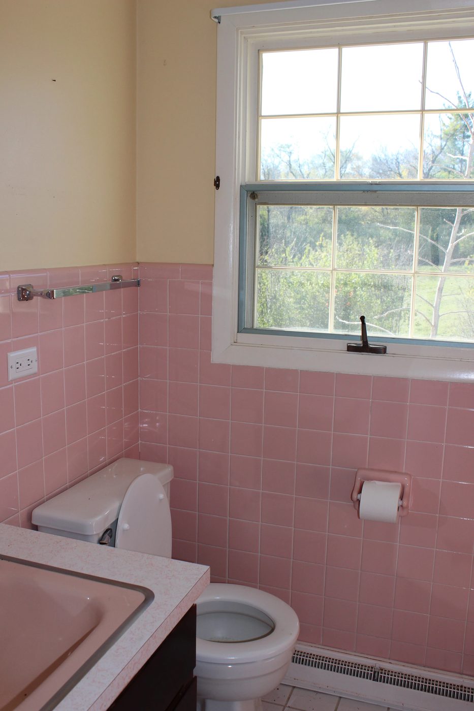 Pink Bathroom Before 12 Oaks Blo