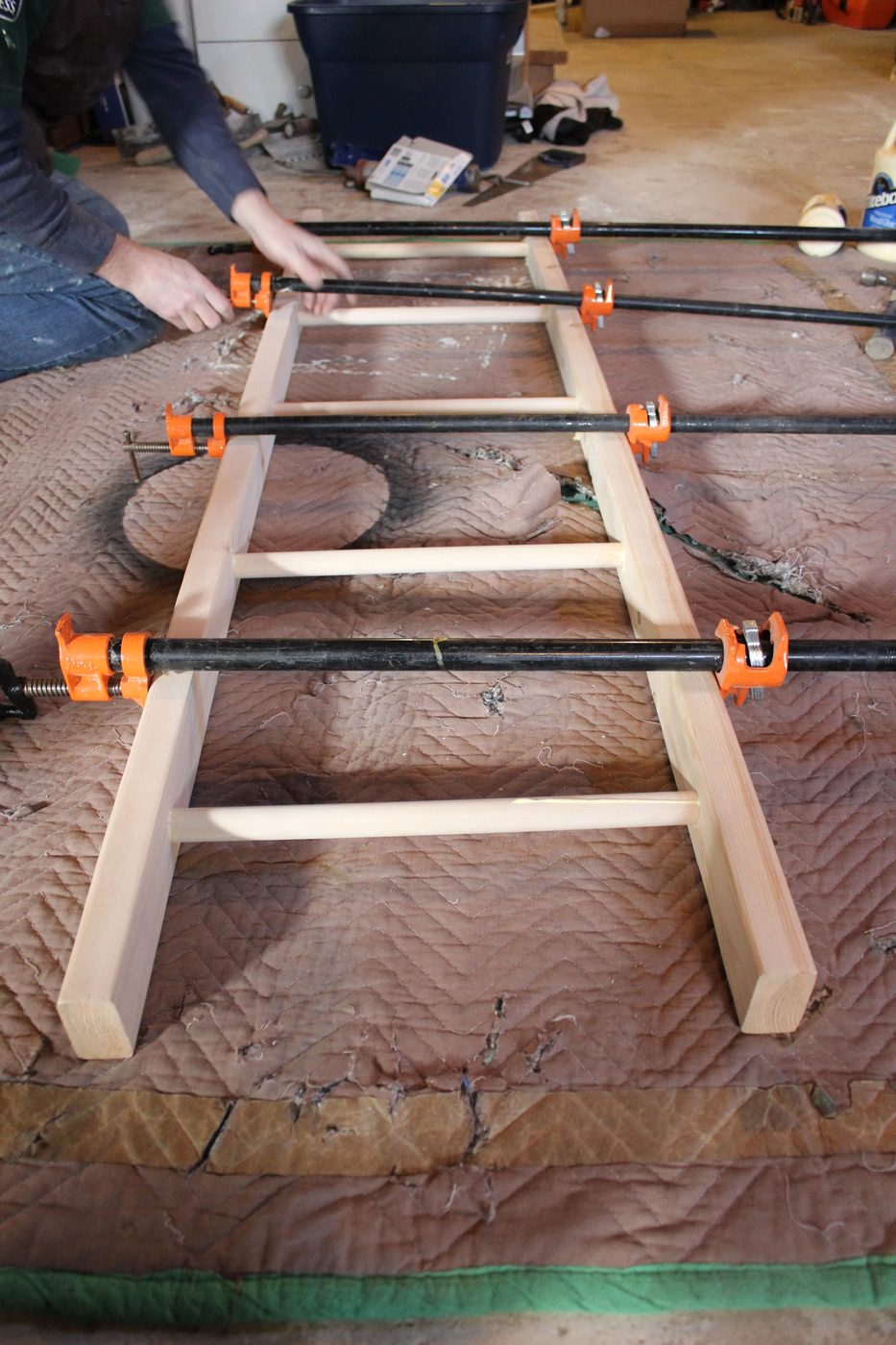 complete-walkthrough-for-handmade-decor-ladder-for-blankets-or-towels-12-oaks-featured-on-Bekob