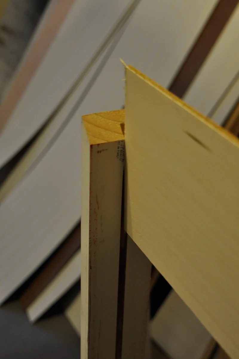 How to build a large Handmade shiplap backdrop for photos and parties | walkthrough on Bekob.com