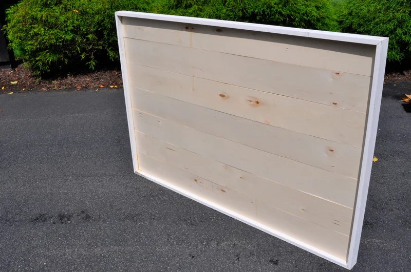 How to build a large Handmade shiplap backdrop for photos and parties | walkthrough on Bekob.com