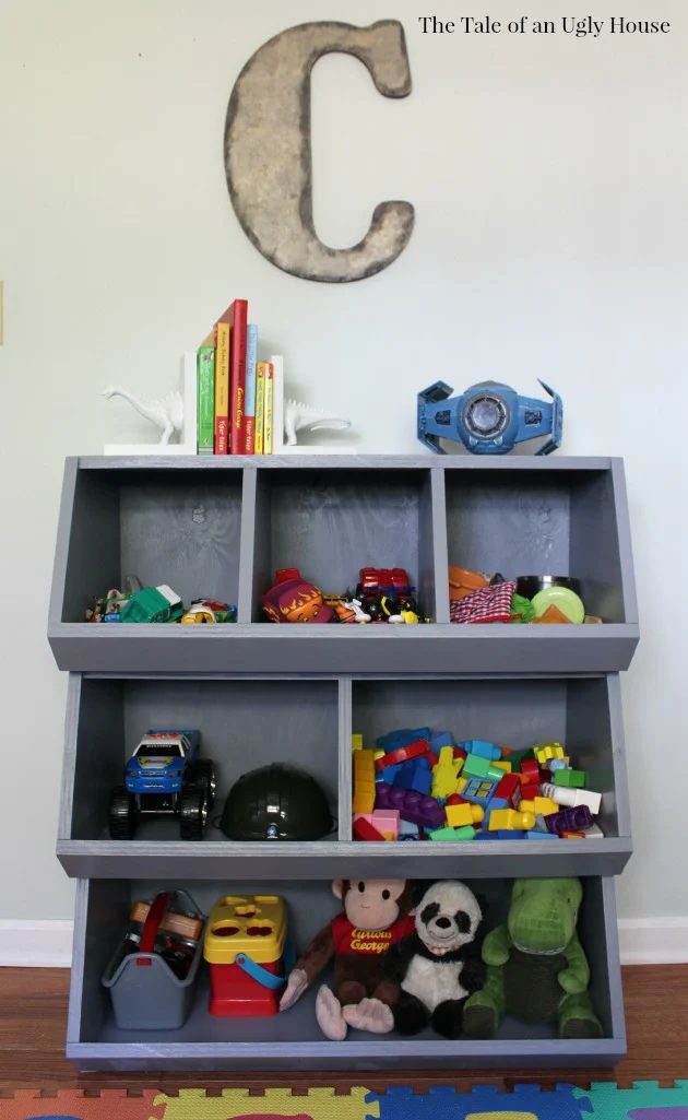 Complete walkthrough for building a toy organizer out of plywood by Tale of an Ugly House featured on @Bekob