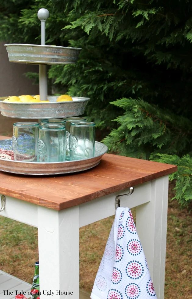 Outdoor Buffet by Tale of an Ugly House featured on @Bekob
