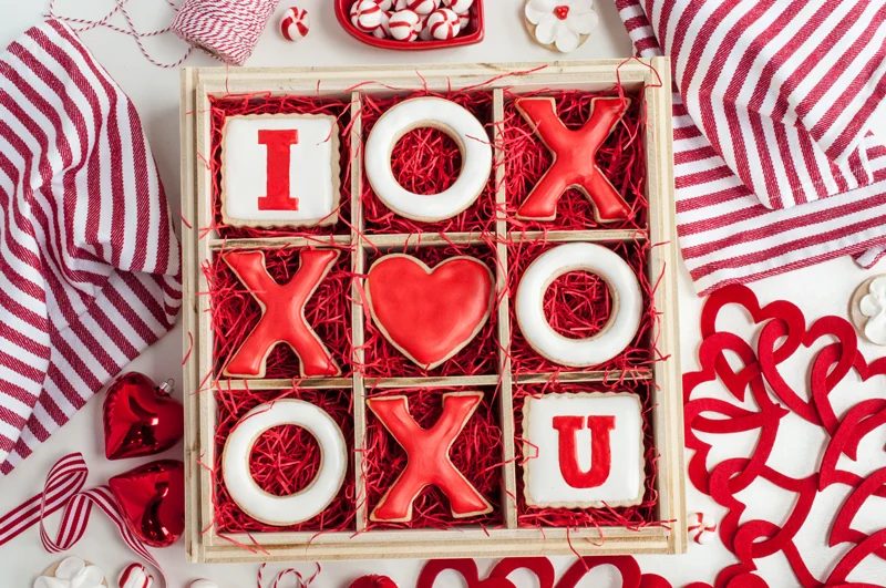 Handmade Wooden Treat Box with Interchangeable Inserts for Cupcakes, Cookies, Cake or Pie