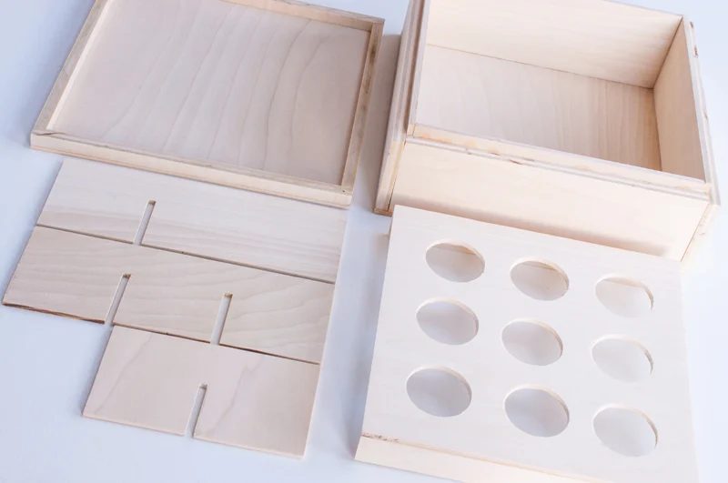 Handmade Wooden Treat Box with Interchangeable Inserts for Cupcakes, Cookies, Cake or Pie