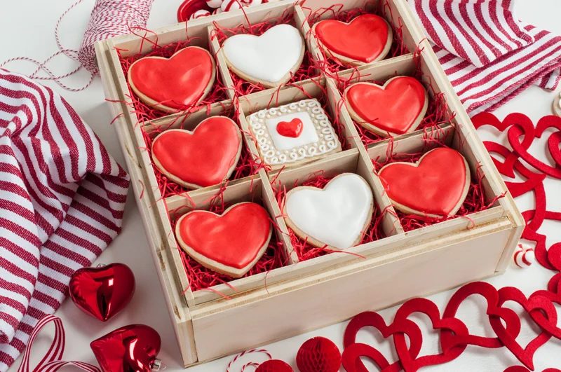 Handmade Wooden Treat Box with Interchangeable Inserts for Cupcakes, Cookies, Cake or Pie