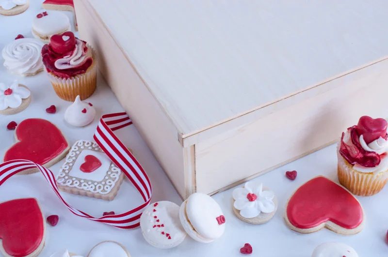 Handmade Wooden Treat Box with Interchangeable Inserts for Cupcakes, Cookies, Cake or Pie