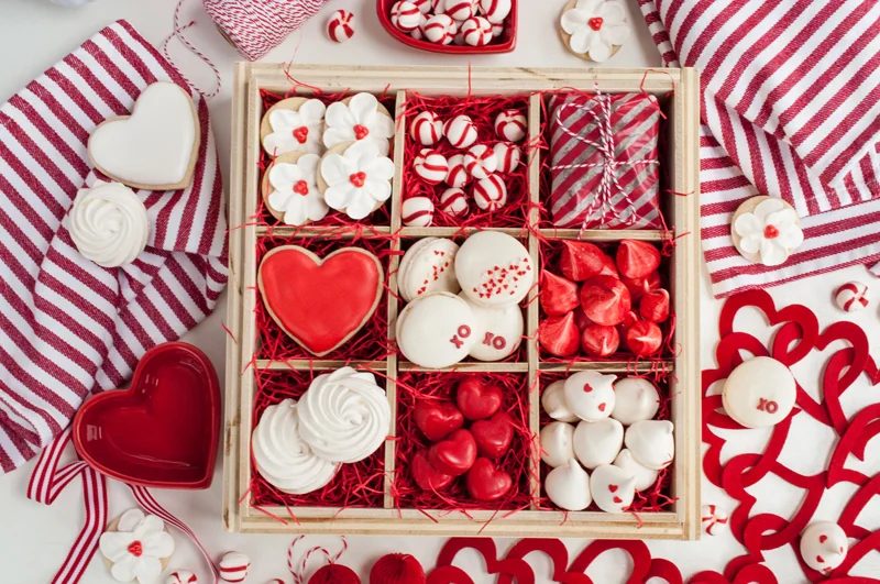 Handmade Wooden Treat Box with Interchangeable Inserts for Cupcakes, Cookies, Cake or Pie