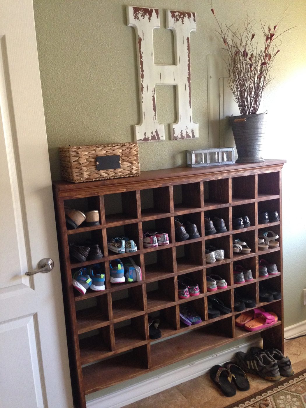 how to build a vintage style mail sorter to organize shoes @Bekob