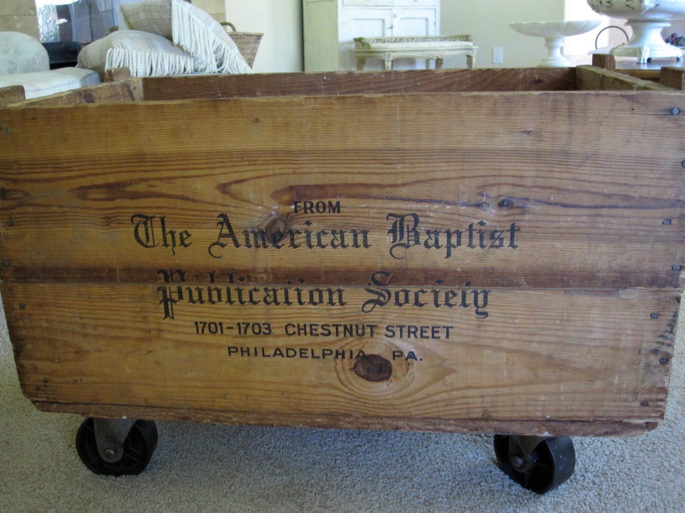 wine crate with casters, Antique Chase featured on Bekob