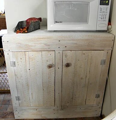 rustic pallet cabinet, featured on Bekob