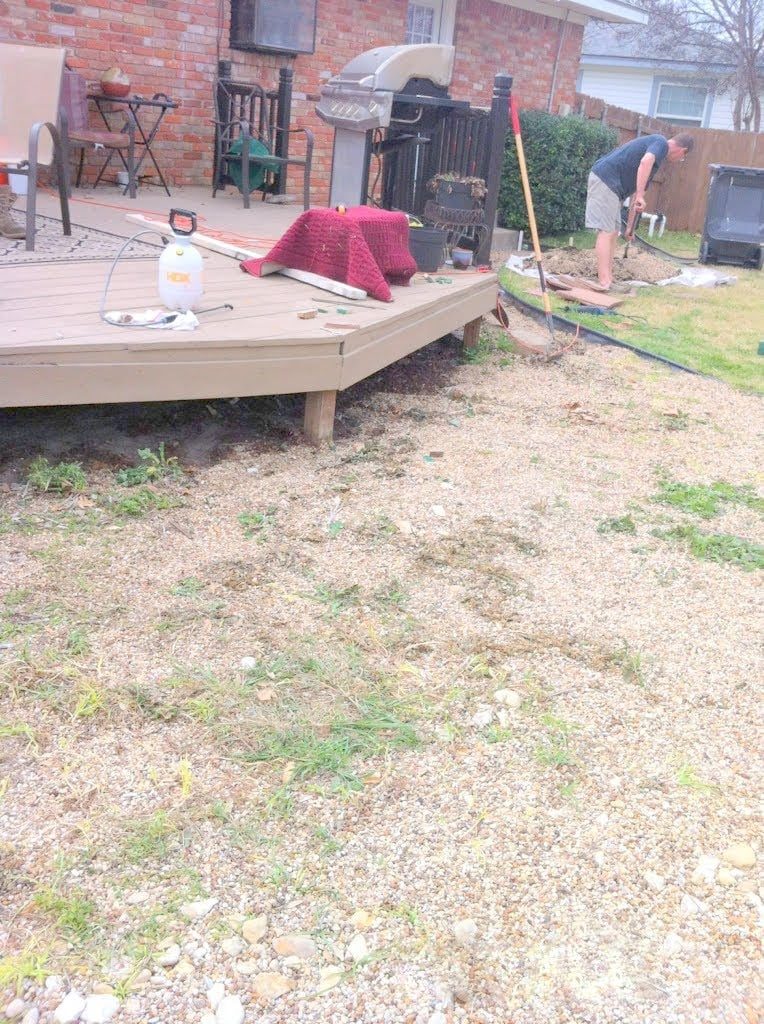 leveling the ground before building the wooden pallet deck, The Second Wind of Texas featured on Bekob