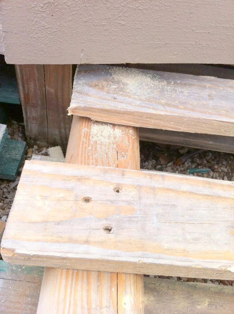 building pallet wood deck, The Second Wind of Texas featured on Bekob
