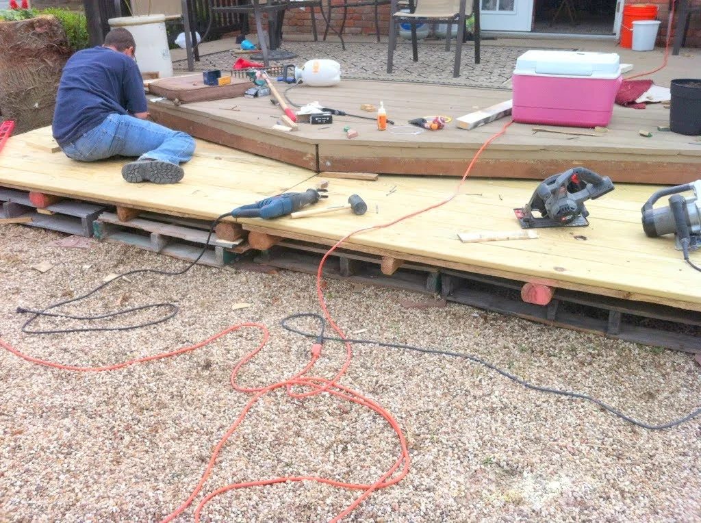 handmade wooden pallet deck walkthrough, The Second Wind of Texas featured on Bekob