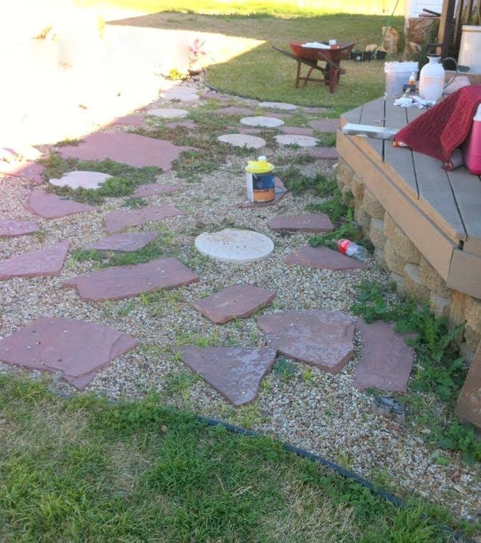 before building the wooden pallet deck, The Second Wind of Texas featured on Bekob