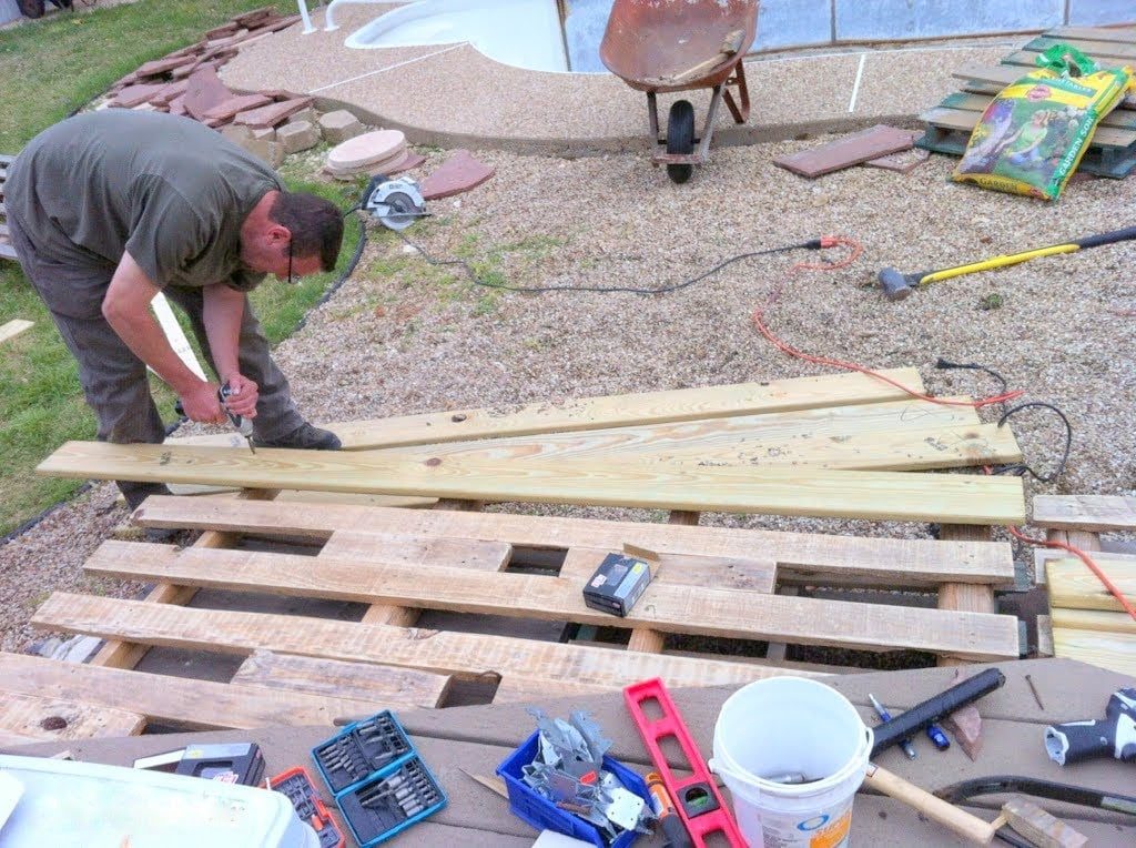 building a pallet wood deck, The Second Wind of Texas featured on Bekob