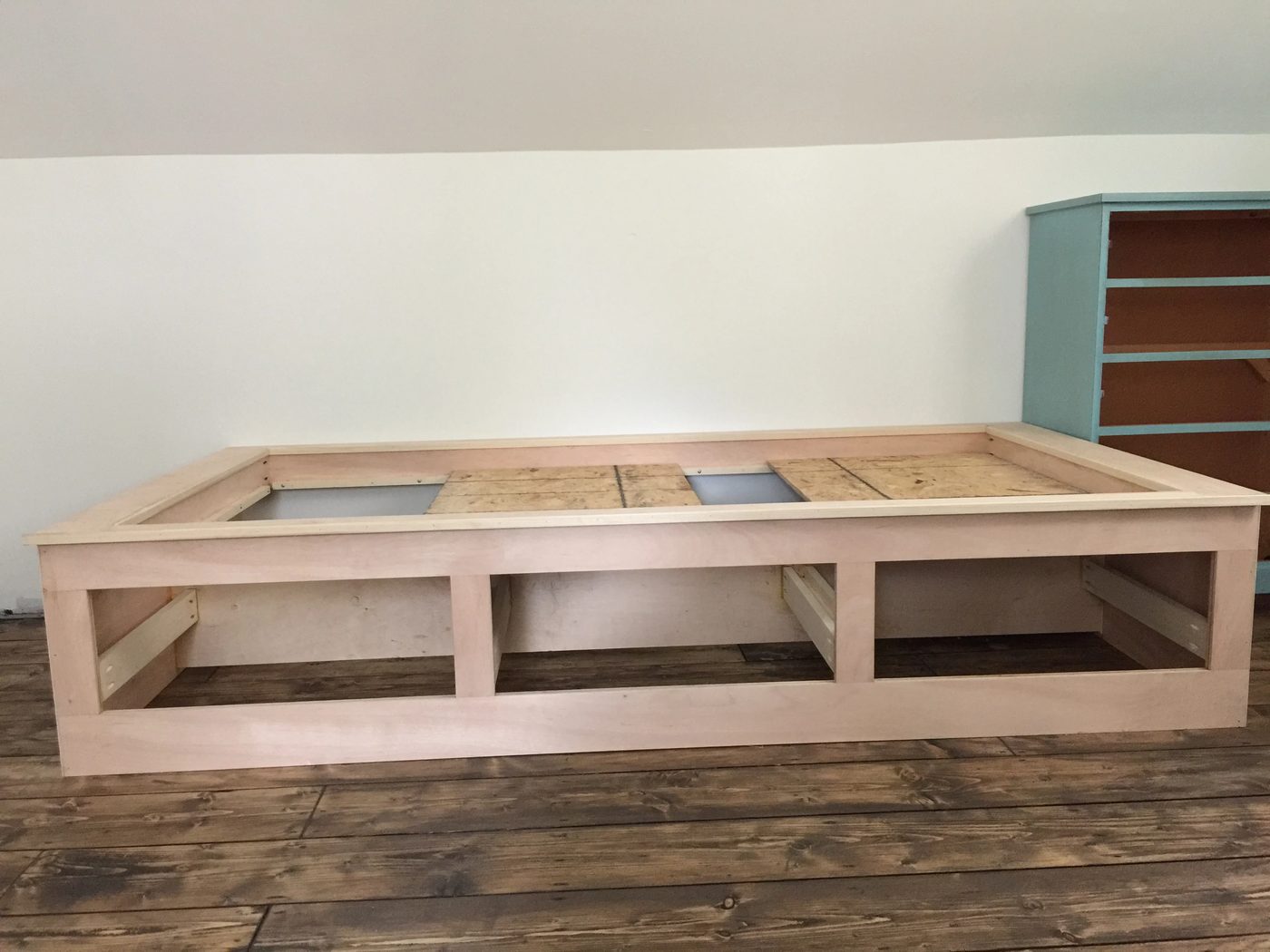 Handmade built-in bed nook walkthrough, Debi @Bekob (5)