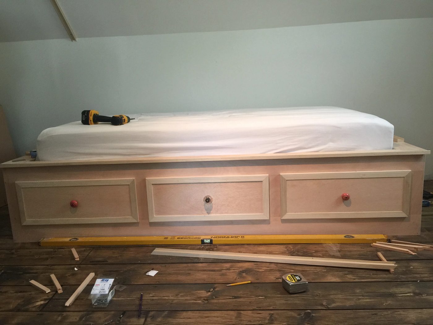 Handmade built-in bed nook walkthrough, Debi @Bekob (3)