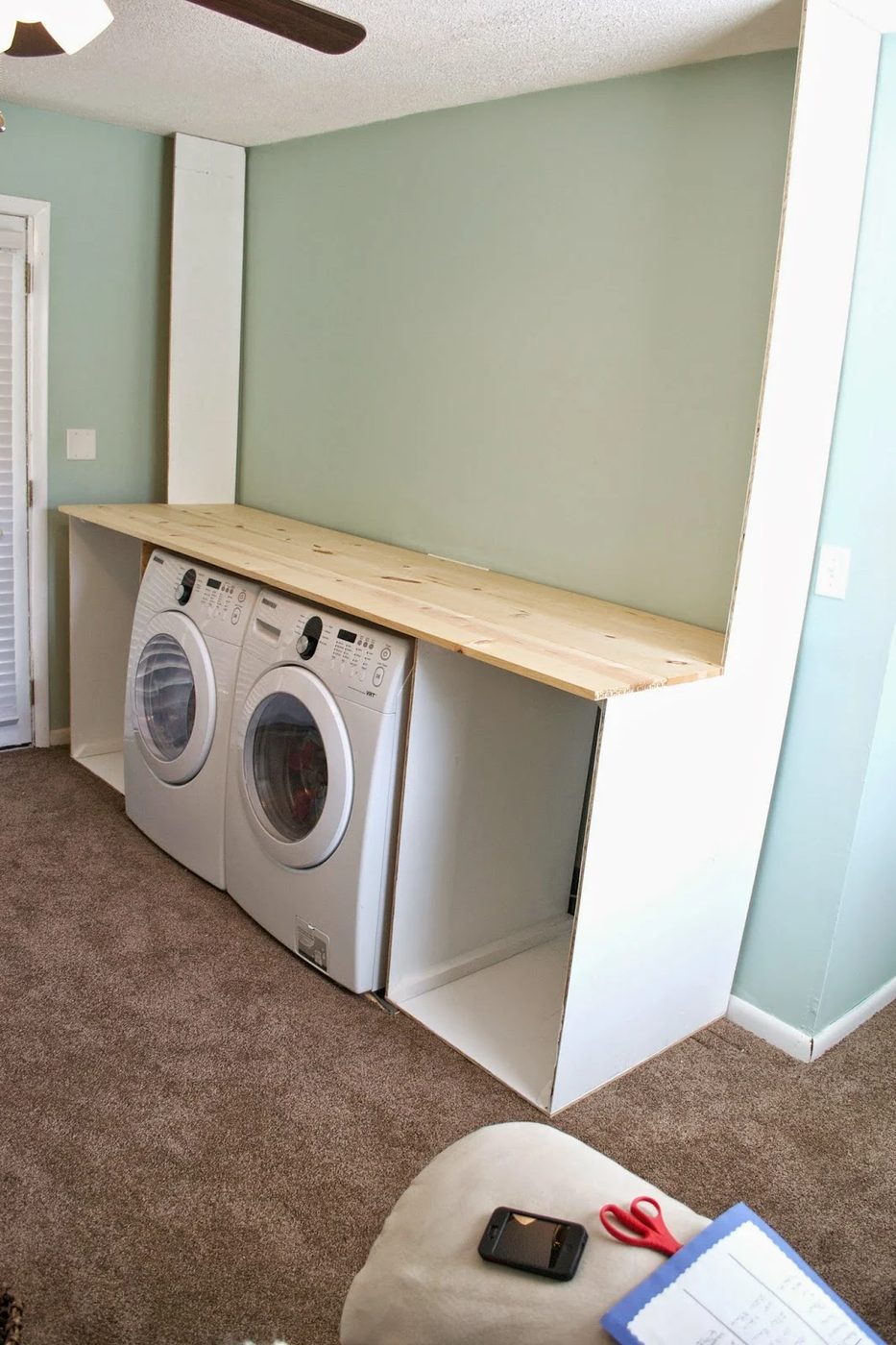 Building the laundry unit 04, Seesaws and Sawhorses on Bekob