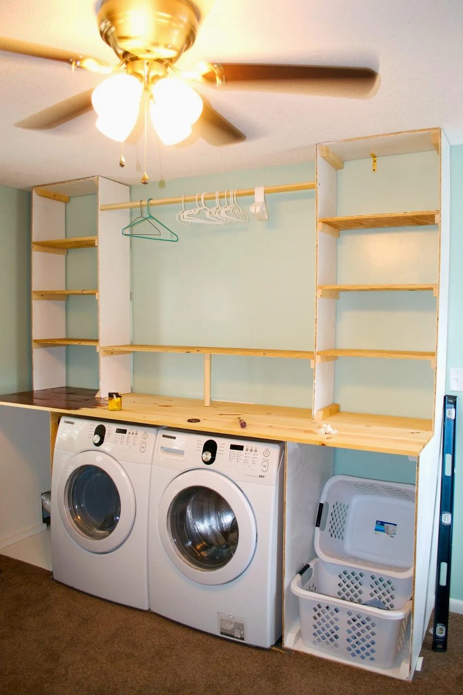 Building the laundry unit 06, Seesaws and Sawhorses on Bekob