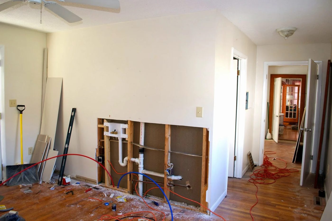 creating a laundry room in a bedroom, Seesaws and Sawhorses on Bekob