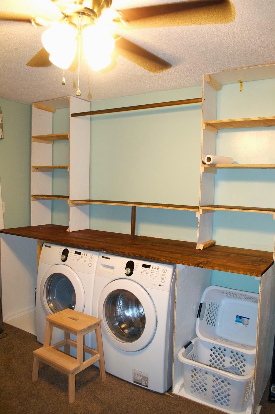 Building the laundry unit 07, Seesaws and Sawhorses on Bekob