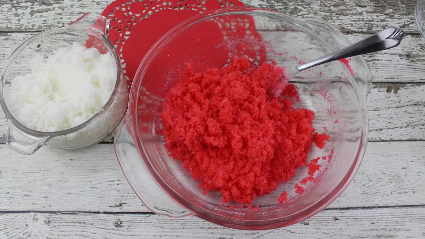 A Fun, Festive Beauty Gift For Christmas. Candy Cane Sugar Scrub Recipe Via Bekob.com