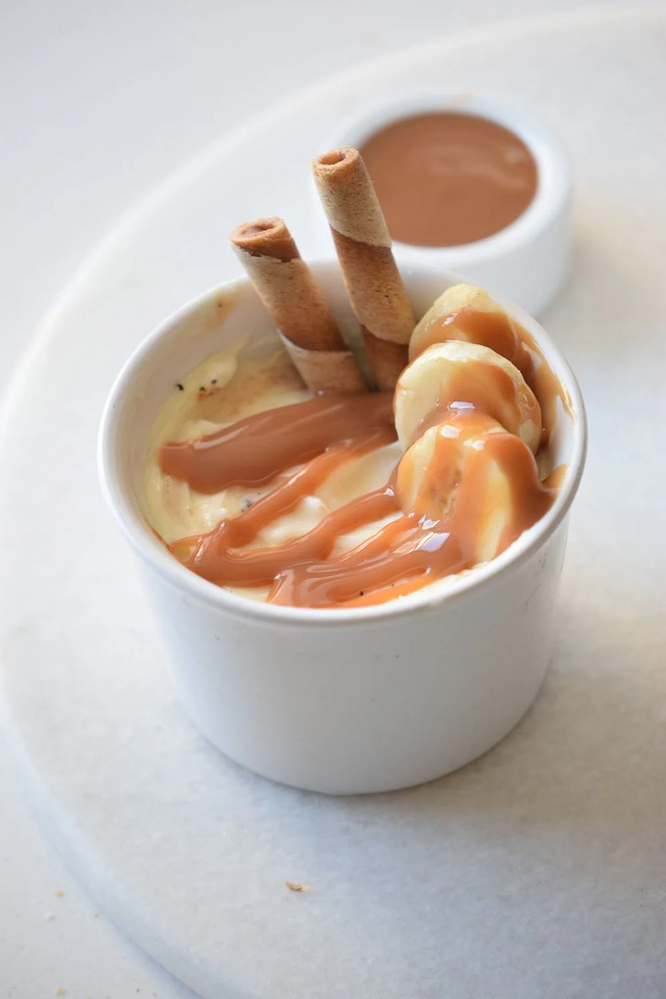 This recipe is simply delicious! Find out how to make this yummy Caramel Banana Pudding Recipe via Bekob.com