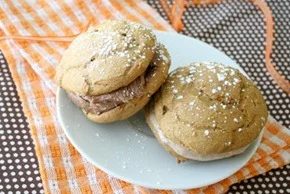 straightforward Puppkin spice whoopie pies with nutella frosting