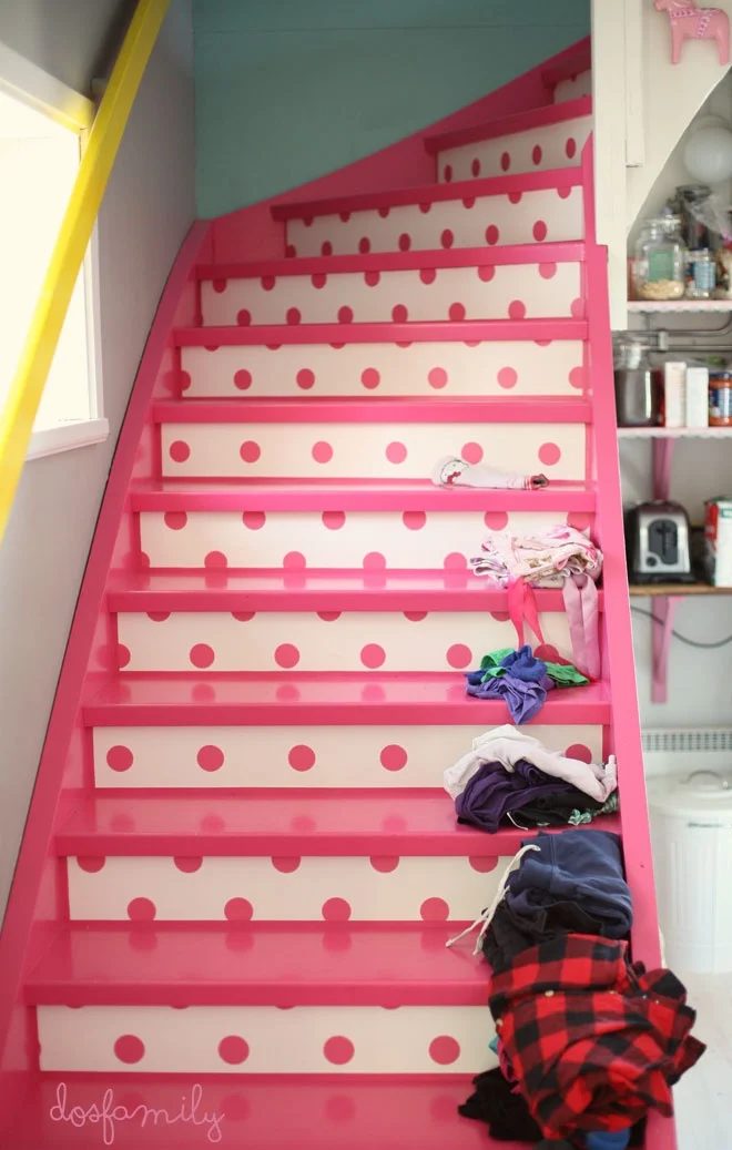 pink polka dot stairs, Dos Family on Bekob