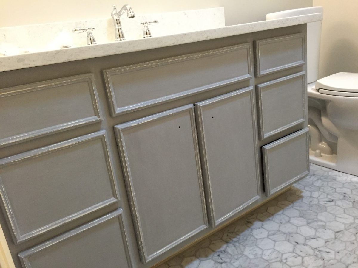 No sanding or priming! Chalk Paint® bathroom vanity makeover (and full bath renovation) on @Bekob