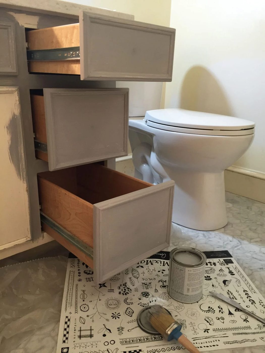 No sanding or priming! Chalk Paint® bathroom vanity makeover (and full bath renovation) on @Bekob