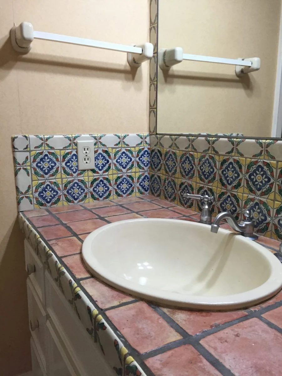 Whole bathroom makeover and new painted vanity using Chalk Paint® on @Bekob