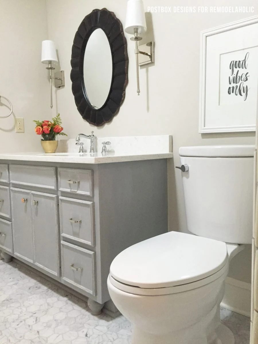 striking! Bath makeover using Chalk Paint® to update a vanity @Bekob