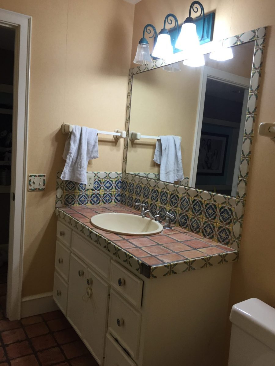 Whole bathroom makeover and new painted vanity using Chalk Paint® on @Bekob